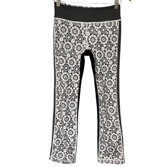 Lululemon compass pants. - Picture 4 of 7